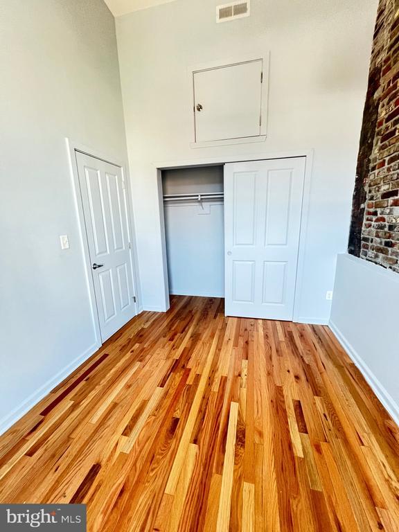 Building Photo - 416 N Howard St