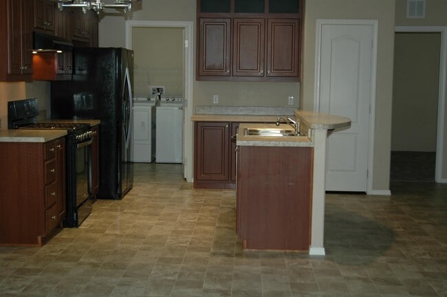 Building Photo - 7845 Lower River Rd