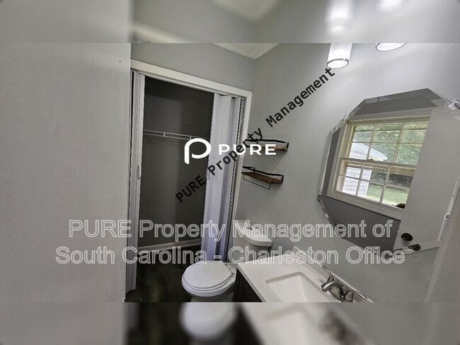 Building Photo - 364 Holly Ave