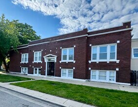 Building Photo - 2345 Cuyler Ave