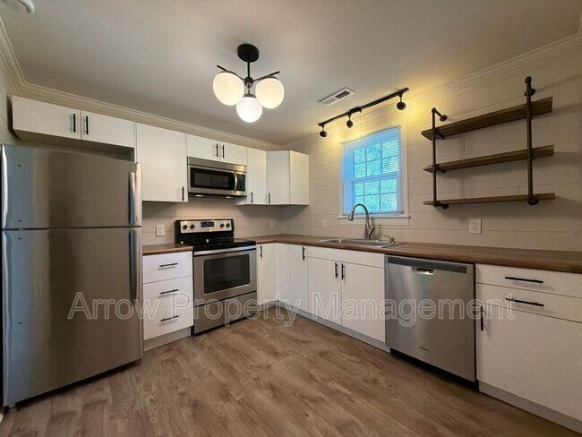 Building Photo - 1459 Plum St