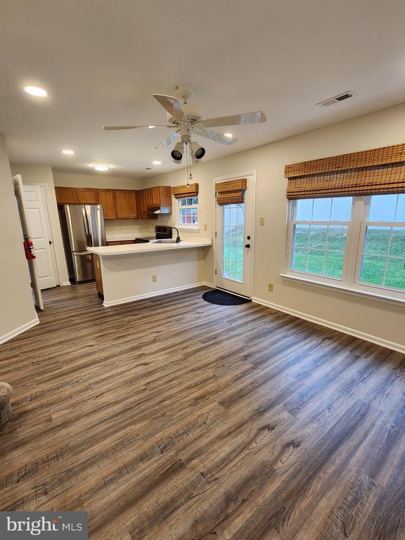 Building Photo - 12 Pondview Ct