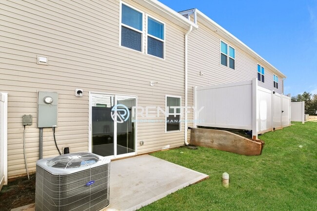 Building Photo - 109 Span Ln