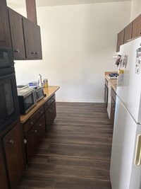 Building Photo - 1016 Drake Dr