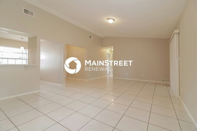 Building Photo - 3 Bedroom Pet-Friendly Home in Kissimmee, FL with Main Street Renewal