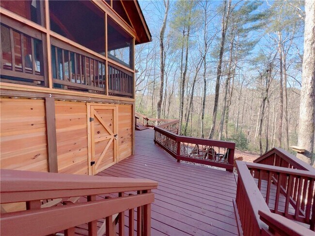 Building Photo - 532 Highland Trail