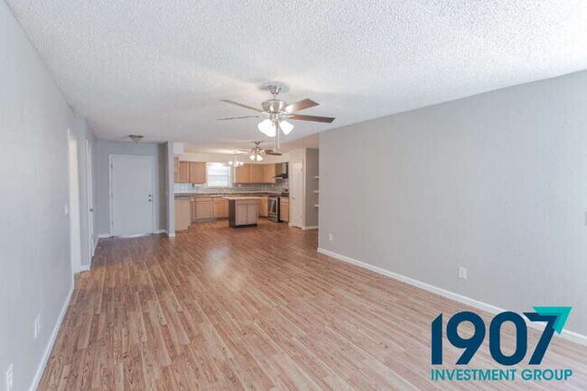Building Photo - Spacious 4-Bedroom Home in Moore – Stylish Updates & Great Layout!