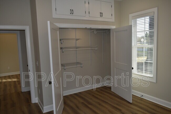 Building Photo - 306 S First St