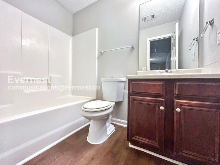 Building Photo - 6826 Derby Ave