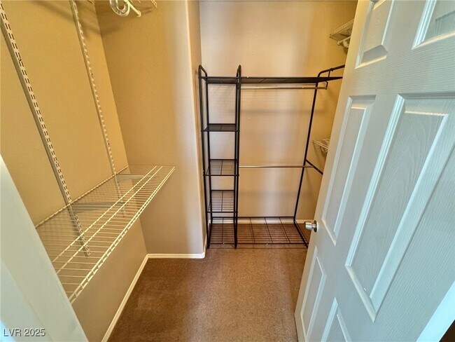 Building Photo - 10533 Kivas Ct