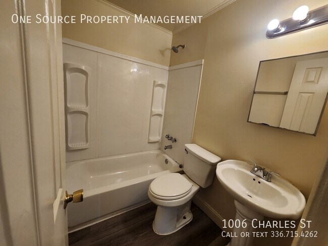 Building Photo - 1006 Charles St