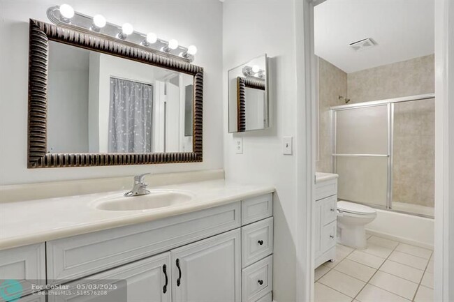 Building Photo - 3395 Carambola Cir