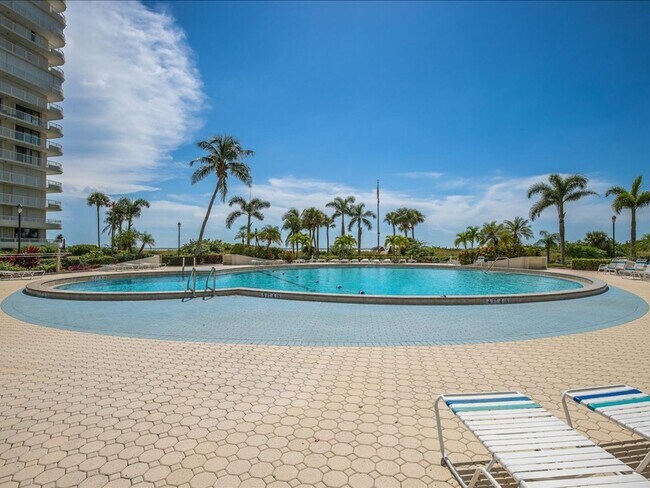 Building Photo - Beachfront South Seas Tower 2-608