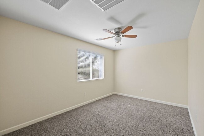 Building Photo - This very popular 2-story home floor plan ...