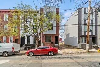 Building Photo - 2112 N 8th St