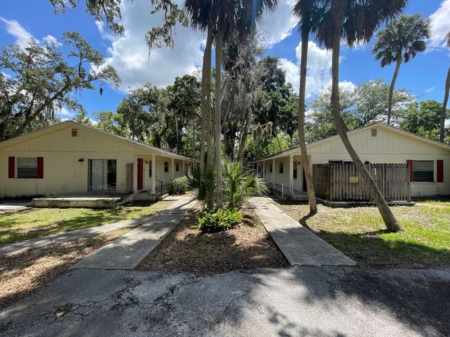 Primary Photo - 2/1 Apartment North of Downtown