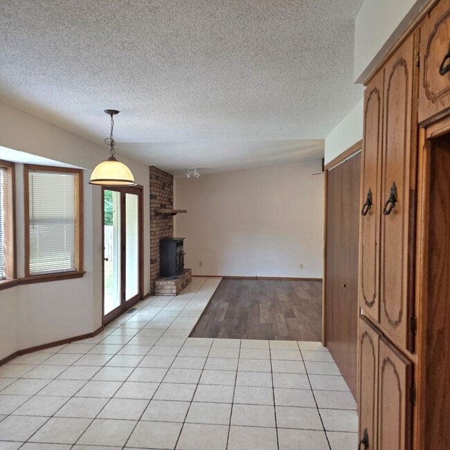 Building Photo - 3228 W Village Ln