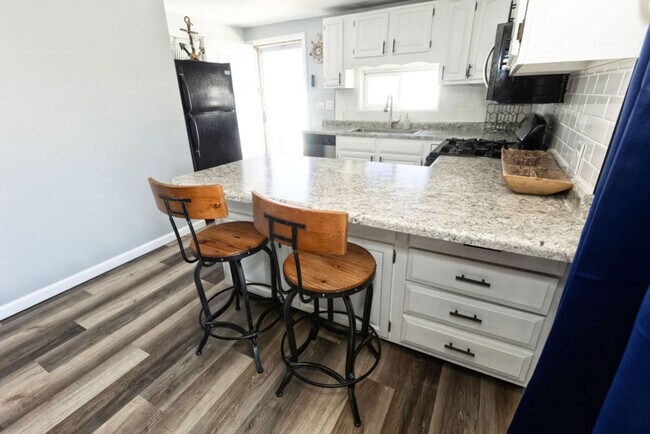 Building Photo - 39259 N Jackson Dr