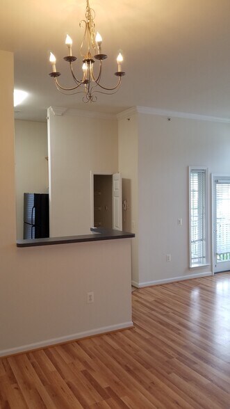 Building Photo - 3820 Lightfoot St