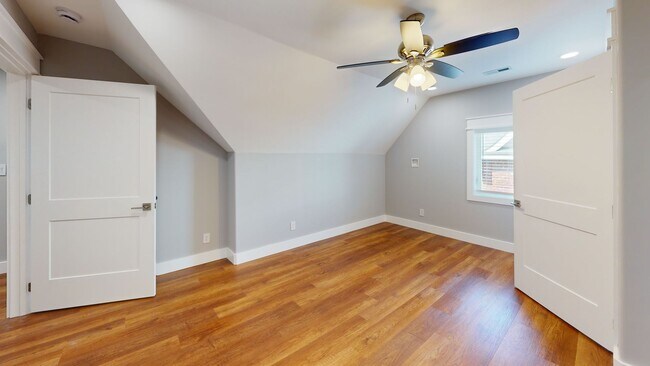 Building Photo - 1704 Highland Ave