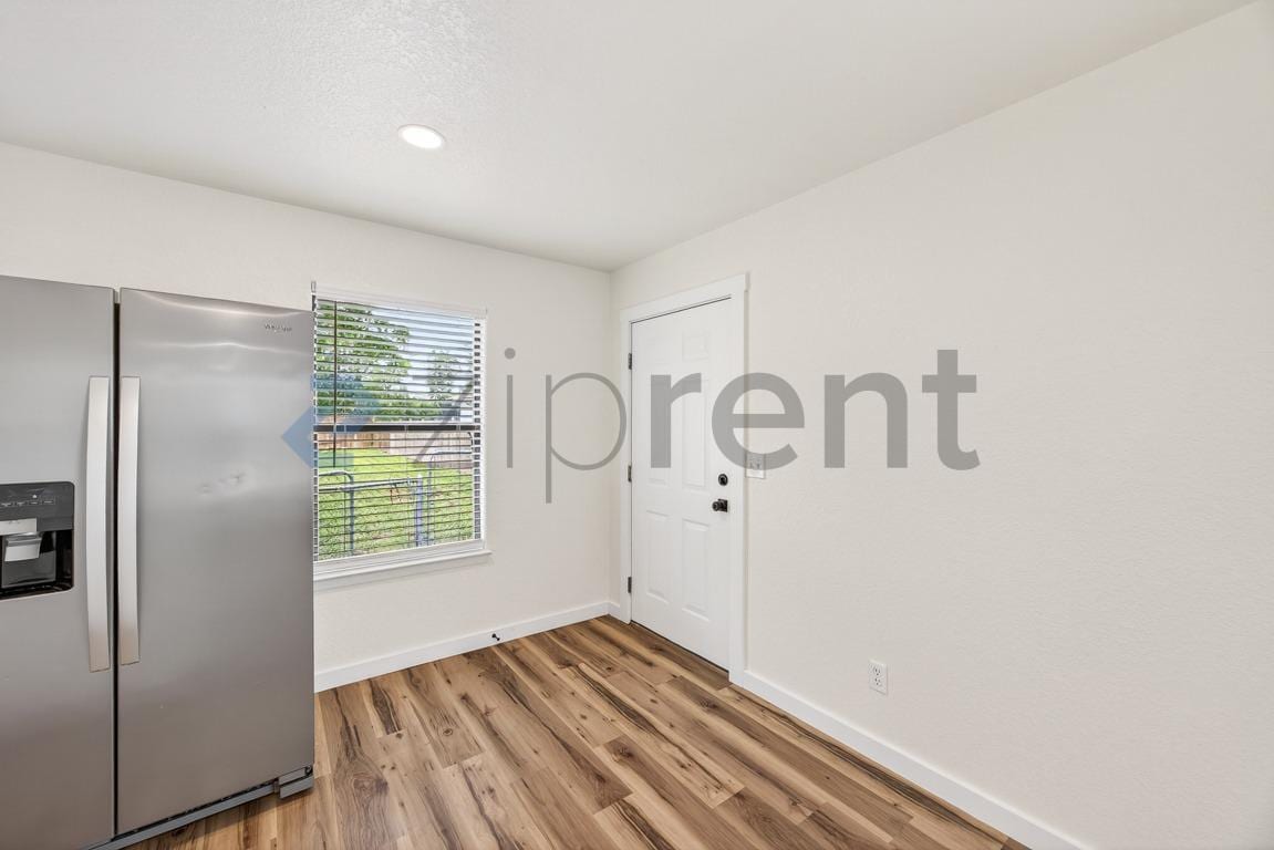 Building Photo - Unit