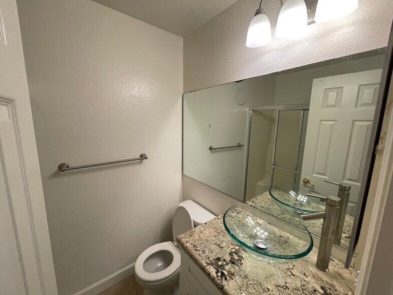 Building Photo - 2921 C St