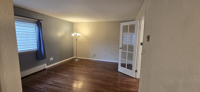 Building Photo - 7 Lake Bellevue Dr