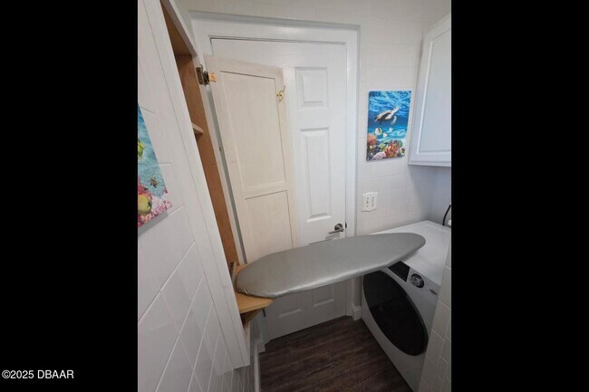 Building Photo - 935 S Atlantic Ave