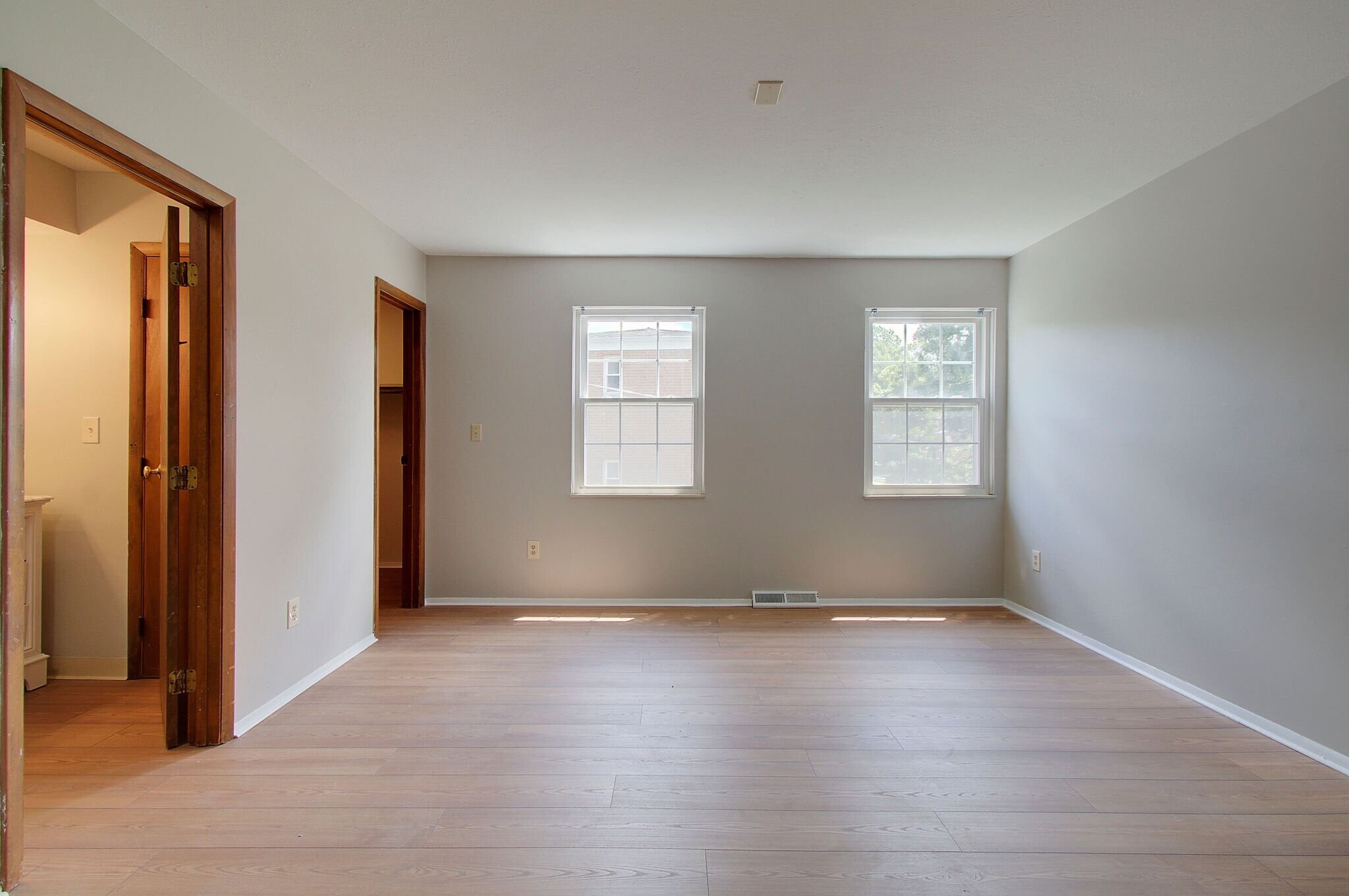 Building Photo - 1653 Southbend Dr