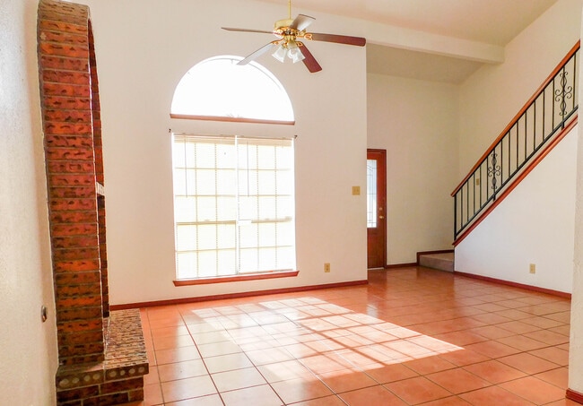 Building Photo - 11345 David Carrasco Dr