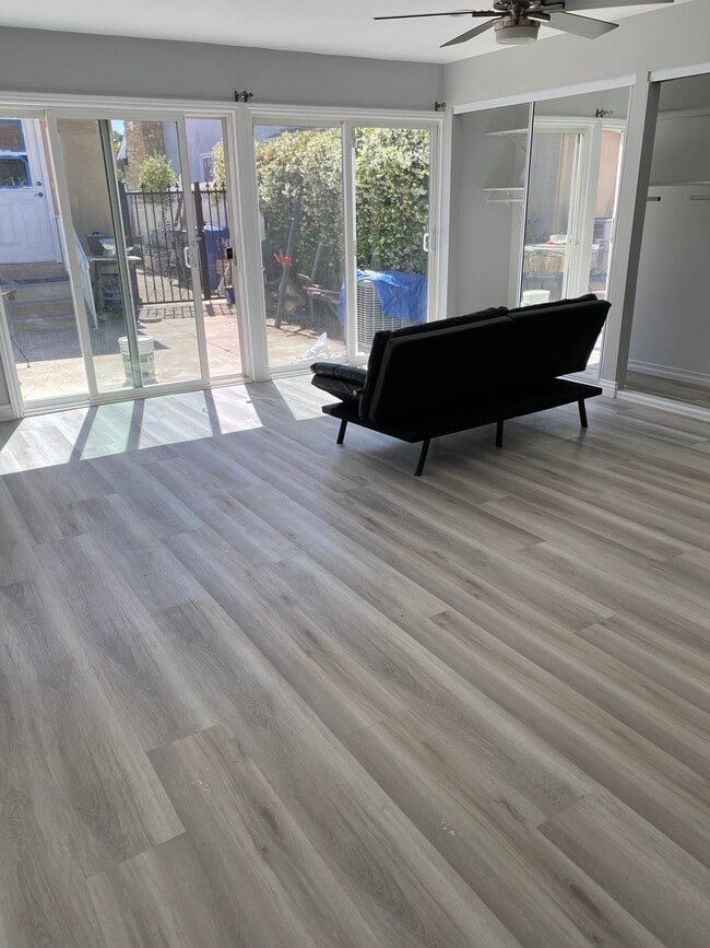 Building Photo - 337 N Vista St