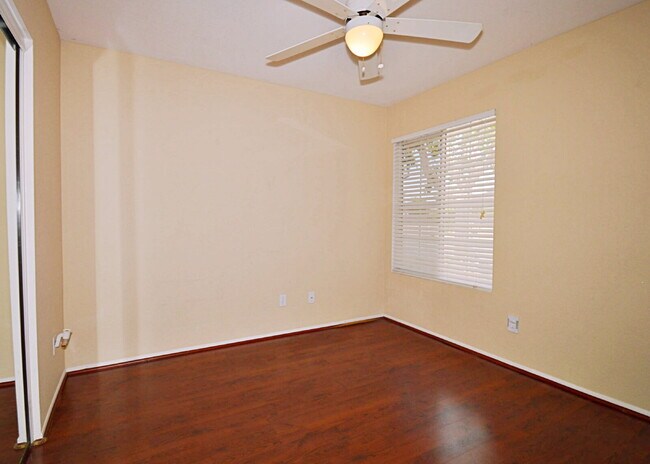 Building Photo - 3-Bedroom Home, Large backyard $500 Discount to move-in costs by Sep 15th!