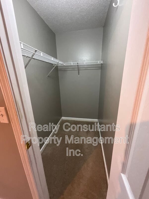 Building Photo - 812 Brittany Way