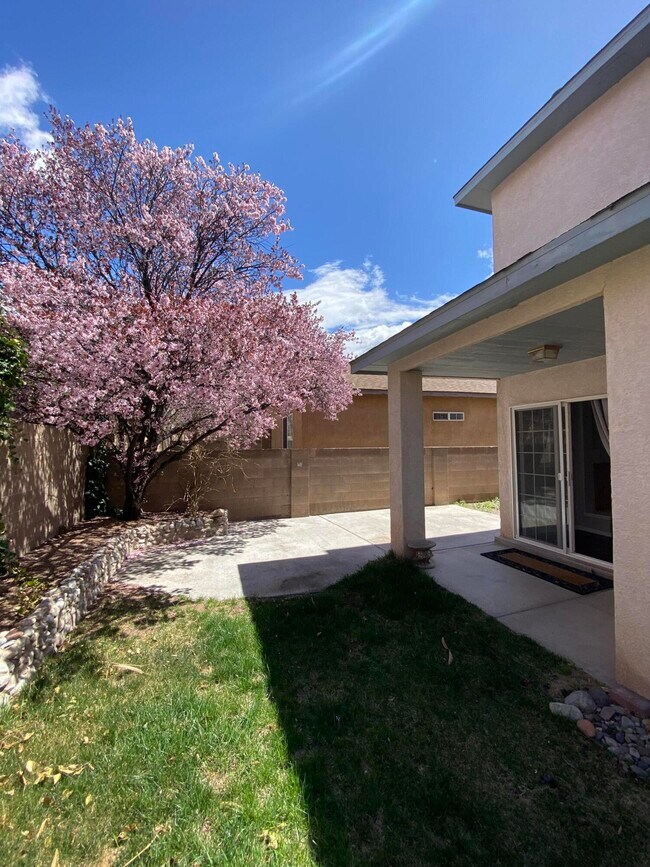 Building Photo - 7305 Peregrine Rd NE