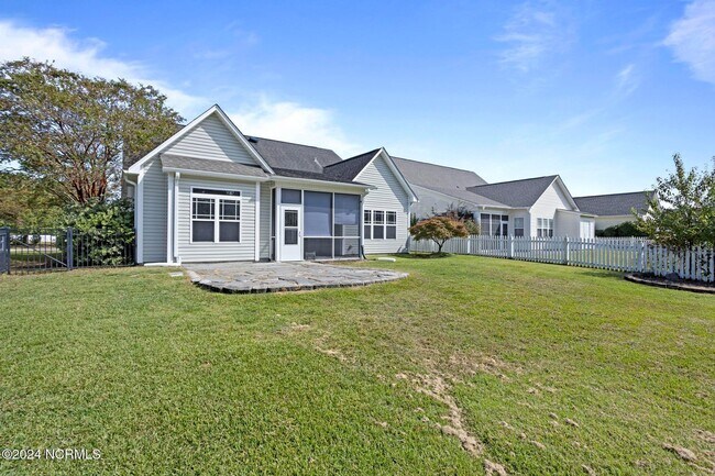 Building Photo - 412 Azalea Dr