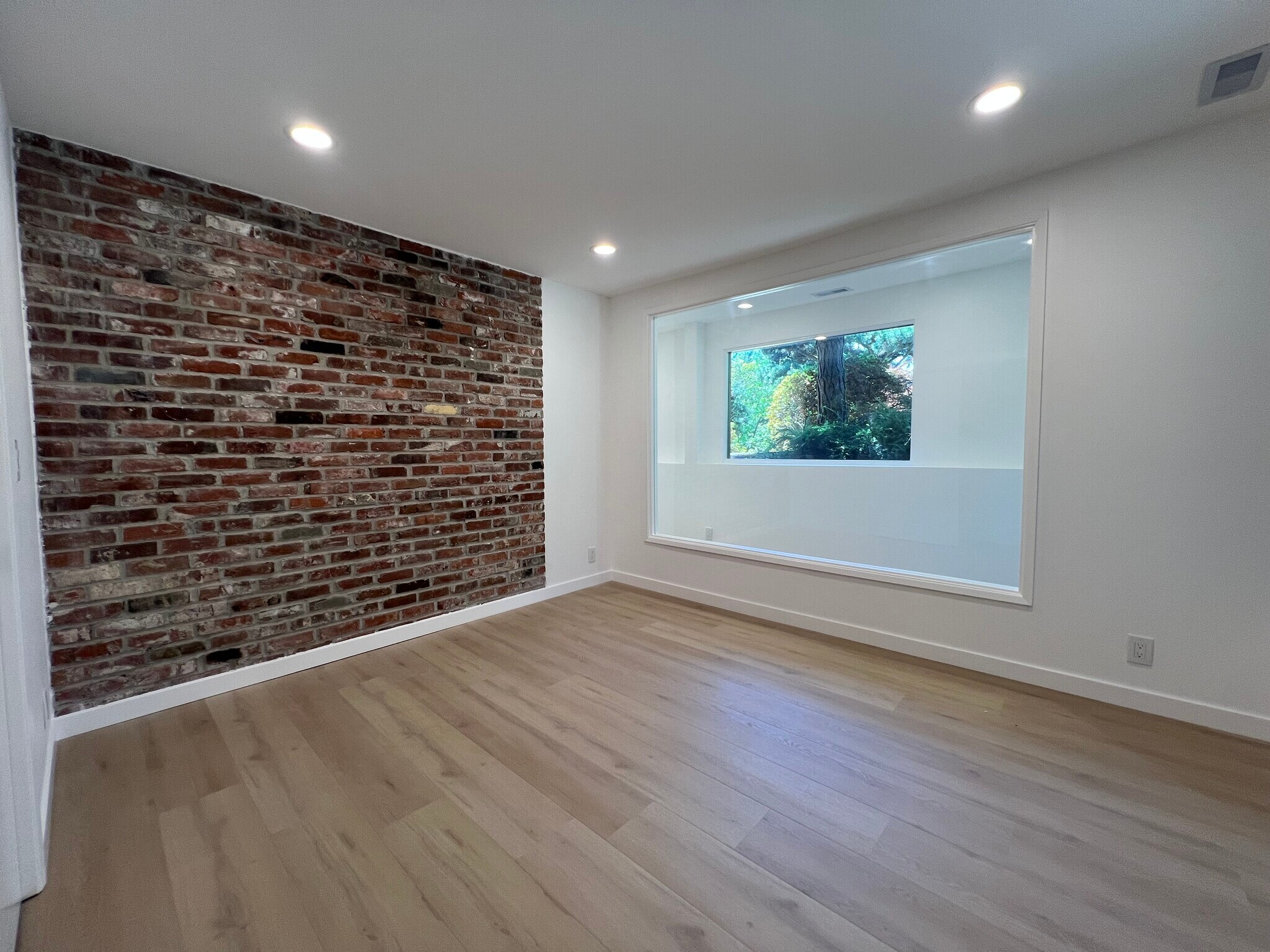 Building Photo - 4204 85th Ave SE