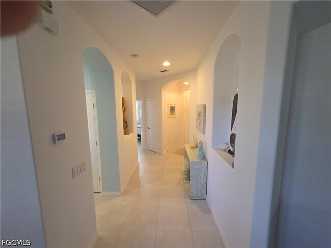 Building Photo - 10640 Camarelle Cir