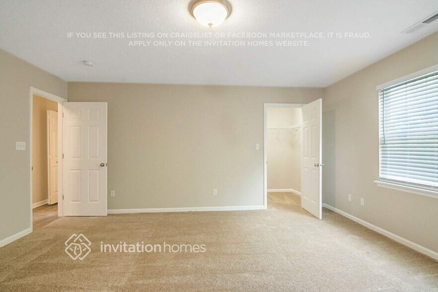 Building Photo - 2831 Bombay Dr