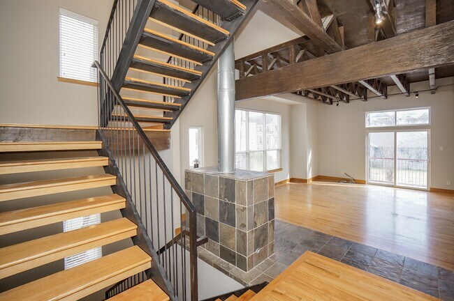 Building Photo - 228 Willard St