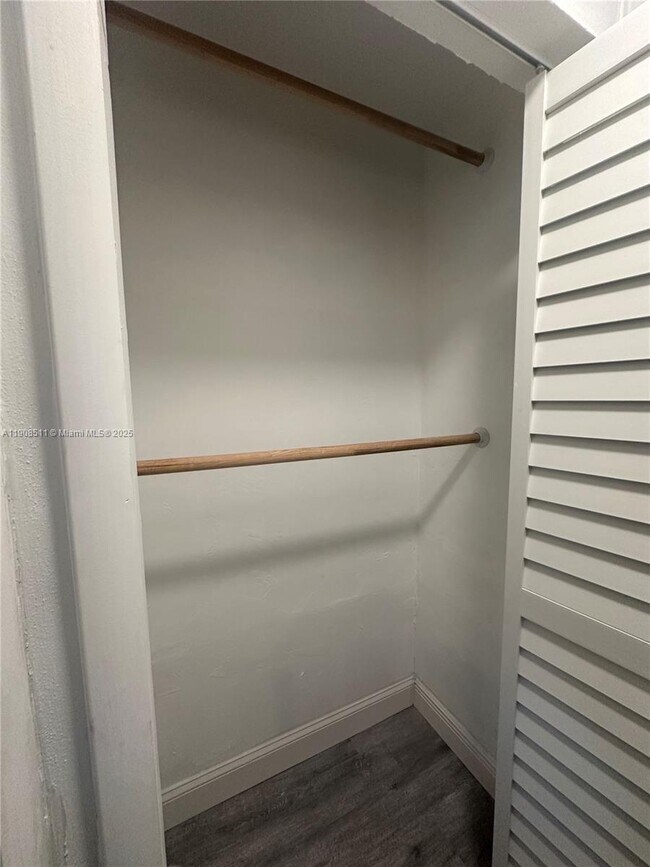 Building Photo - 2800 NE 203rd St