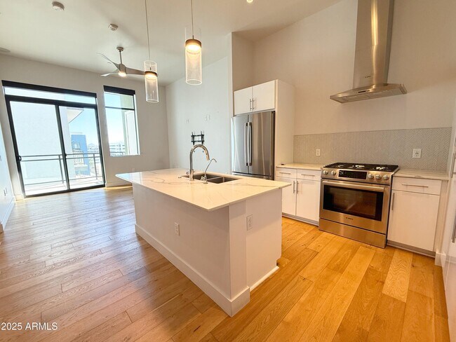 Building Photo - 3131 N Central Ave