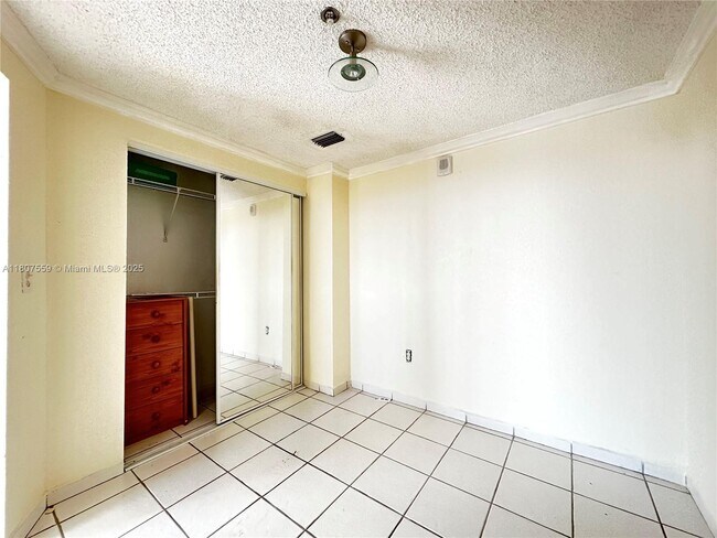 Building Photo - 2829 Indian Creek Dr