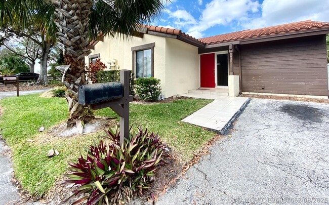 Building Photo - 6287 Scotch Pine Ln