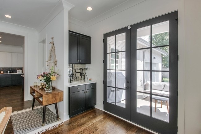 Building Photo - 4004 Lealand Ln