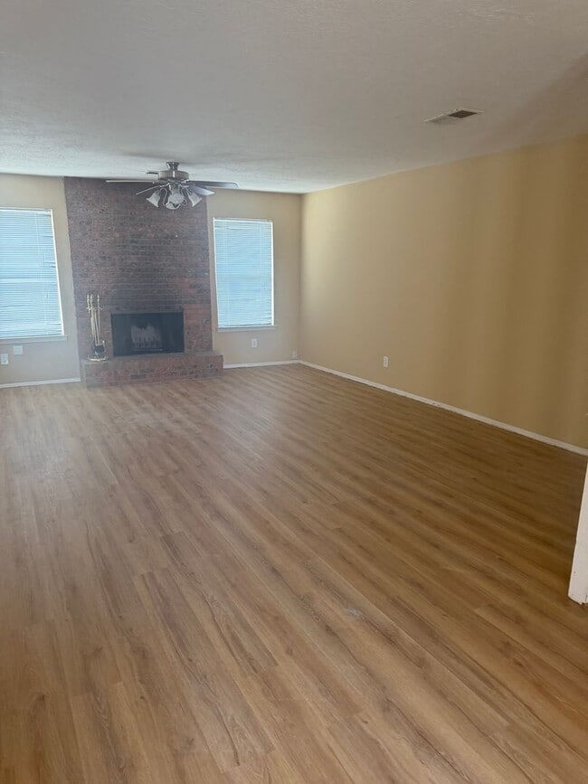 Building Photo - 9400 Admiral Nimitz Ave NE