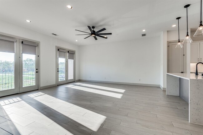 Building Photo - 2609 La Altura Ln