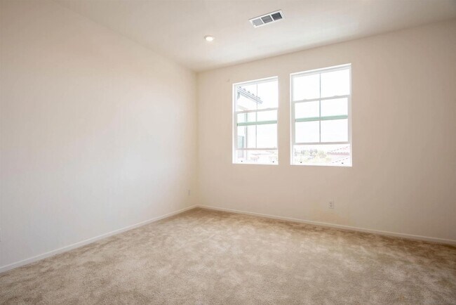 Building Photo - 516 Avenida Centro