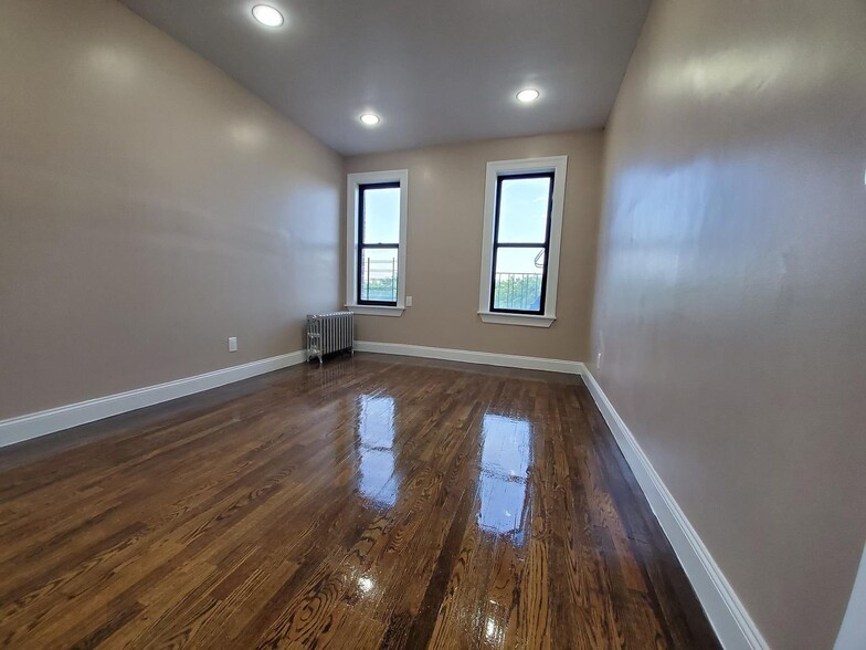 Building Photo - 1105 Morrison Ave