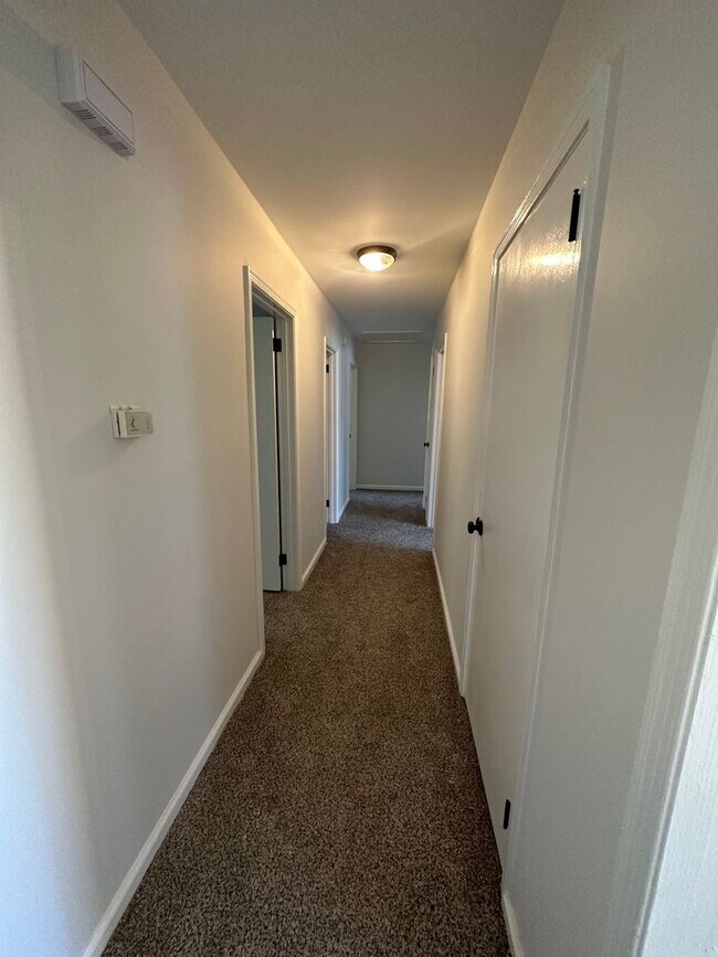 Building Photo - 3906 Dalraida Pl