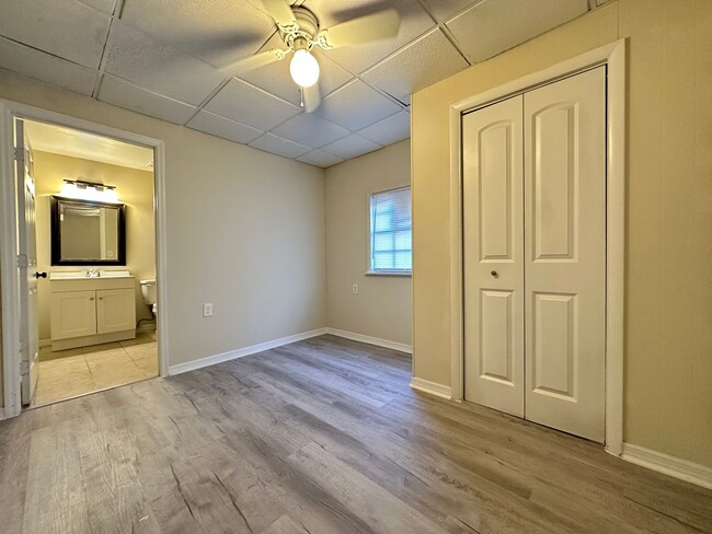 Building Photo - Spacious 5-Bedroom Single Family Home in Hillsborough County